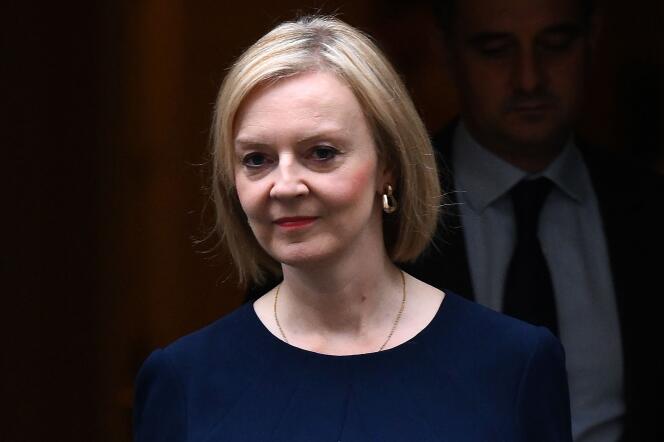 Britain's Prime Minister Liz Truss leaving 10 Downing Street on her way to the House of Commons in London on September 23, 2022.