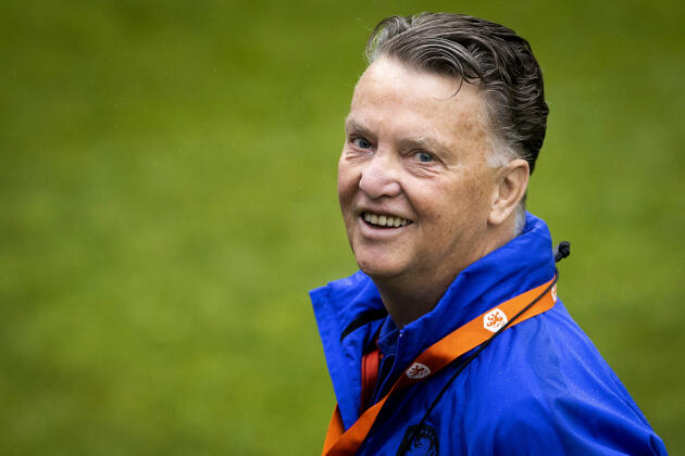 Dutch coach Louis van Gaal during his team's training session on September 24, 2022 in Zeist, the Netherlands.