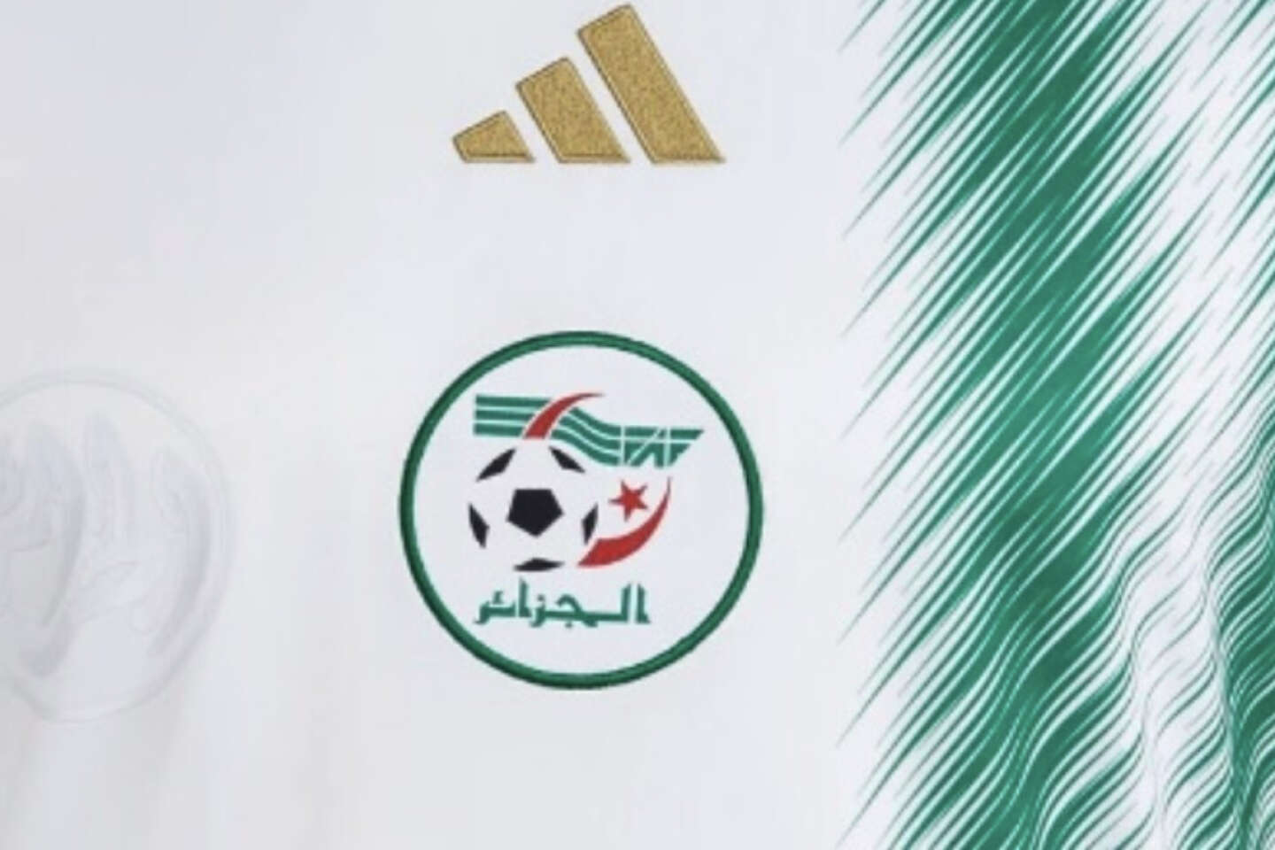Football : le Maroc exige d’Adidas le retrait d’un maillot de la sélection algérienne