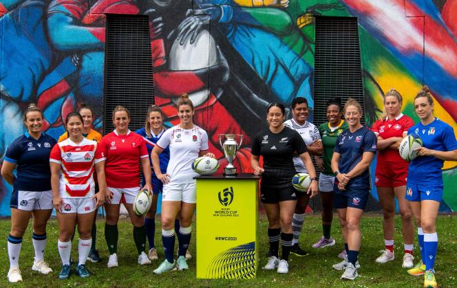 Las capitanas de los equipos que participan en la Copa Mundial Femenina de Rugby, incluida la francesa Gaëlle Hermet, en Auckland (Nueva Zelanda), el 2 de octubre de 2022. 