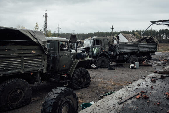 Dans le secteur de Lyman, des camions russes servant à transporter des munitions d'artillerie ont été détruits par les frappes ukrainiennes.