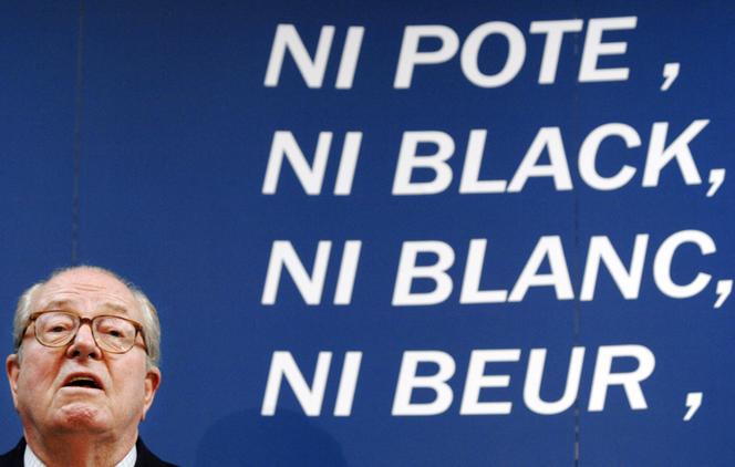 Jean-Marie Le Pen, le 6 avril 2007 lors d’une conférence de presse à Saint-Cloud (Hauts-de-Seine).