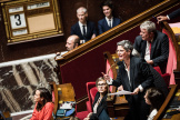 La députée écologiste, Sandrine Rousseau, prend la parole dans le brouhaha et sous les invectives, à l’Assemblée nationale, le 3 octobre 2022.