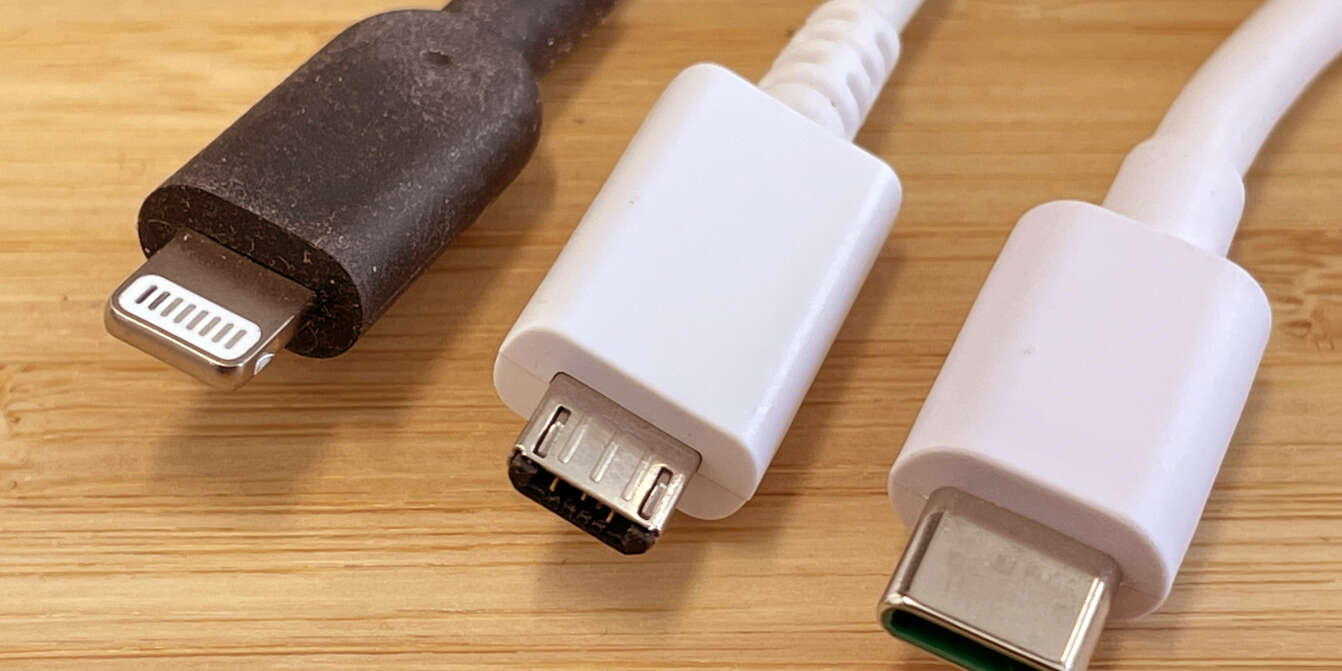 Câble Média - USB Prise Voiture et Lightning Prise spécifique