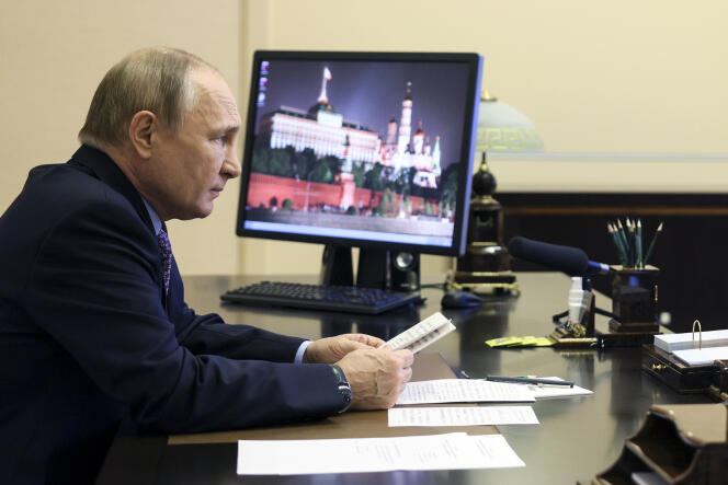 Le président russe, Vladimir Poutine, assiste à une réunion par vidéoconférence, à Moscou, le 6 octobre 2022.