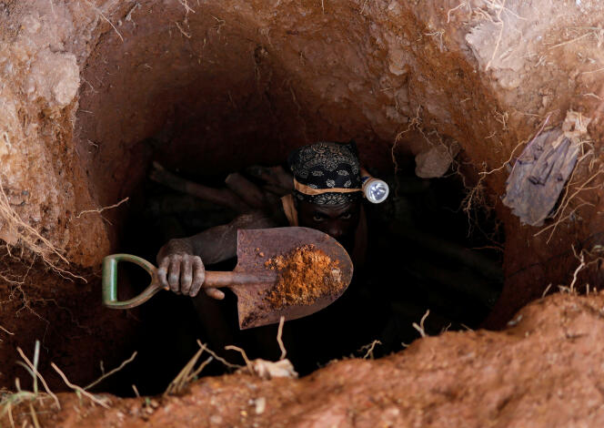 Une mine d’or clandestine à Nsuaem-Top, au Ghana, en novembre 2018.
