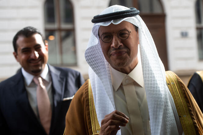 La ministre de l’énergie saoudien, Abdulaziz bin Salman Al Saud, arrive à la réunion de l’OPEP, à Vienne, le 5  octobre. 
