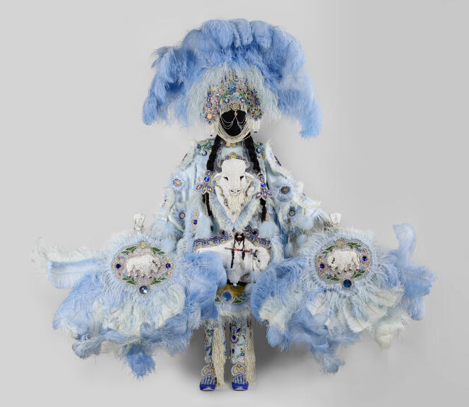 Creado en 2017, el traje de nieve y azul de la Reina del Salvaje Oeste Criollo