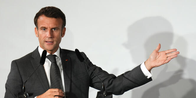 Le président de la République, Emmanuel Macron, à Prague, le 6 octobre 2022.