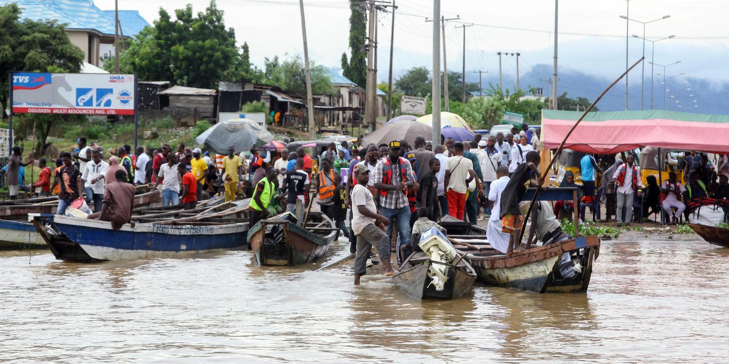 Nigeria Overloaded boat capsizes, killing 76