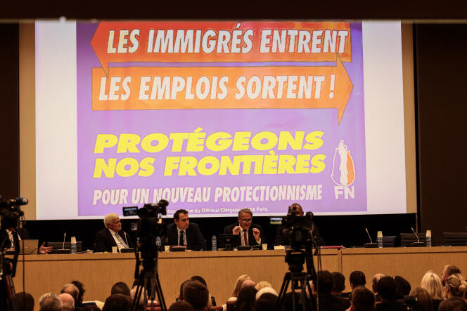 Conferencia de Philippe Olivier, eurodiputado, durante la conferencia por el 50 aniversario del Rally Nacional, en París, el 6 de octubre de 2022.