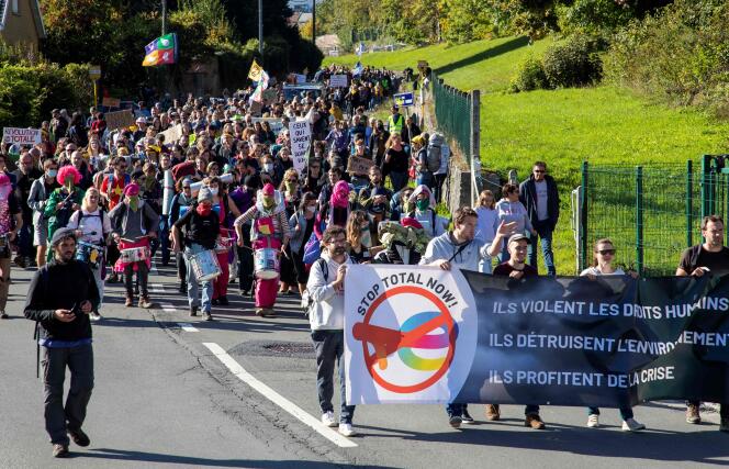 Manifestación contra TotalEnergies en Ecaussinnes, Bélgica, el 9 de octubre de 2022. 