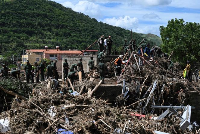 Au Venezuela l espoir de retrouver des survivants est quasi nul apres le glissement de terrain qui a fait 43 morts et 56 disparus