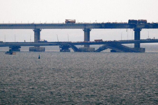 Travaux de restauration du pont de Crimée, le 9 octobre.