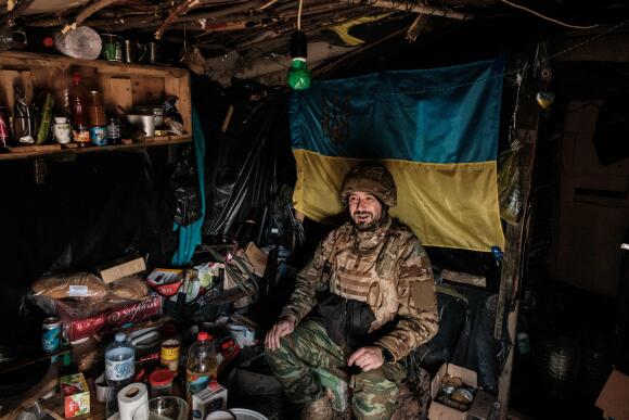Un soldat ukrainien dans un bunker, près de Toretsk, le 12 octobre 2022.