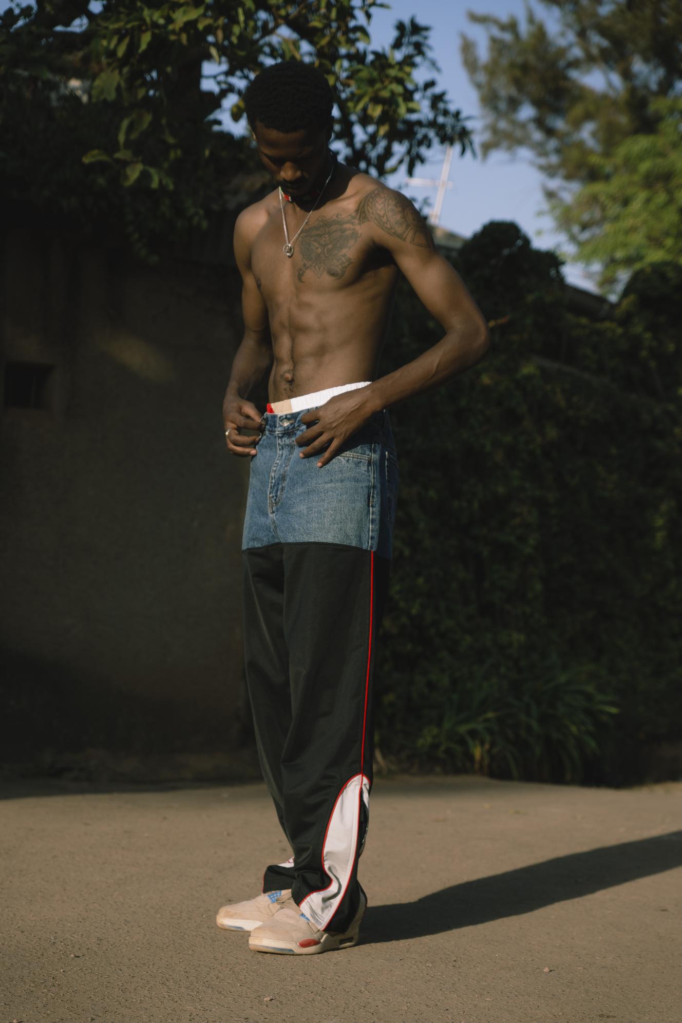 Un pantalon de la collection « Return to the sender ».