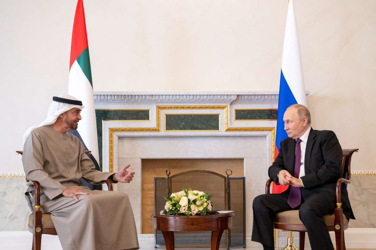 Gli Emirati Arabi Uniti si fingono mediatori con Putin