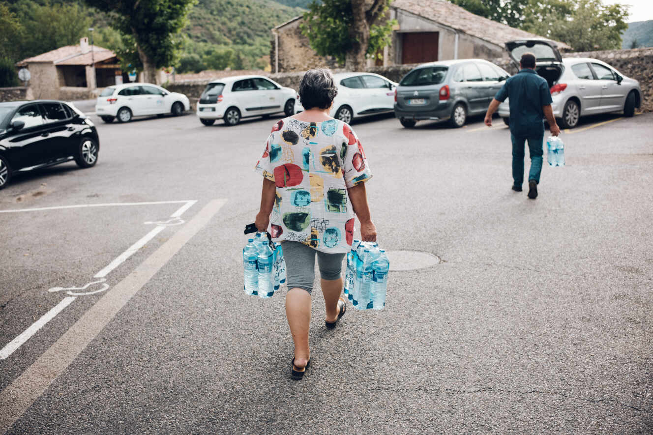 Distribution d’eau potable au Castellet (Alpes-de-Haute-Provence), le 13  septembre 2022