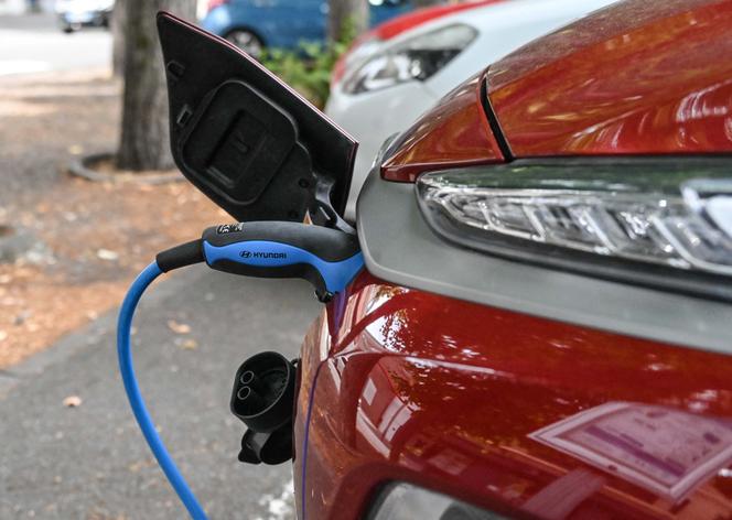 Borne de recharge électrique, à Lille, le 27 septembre 2022.