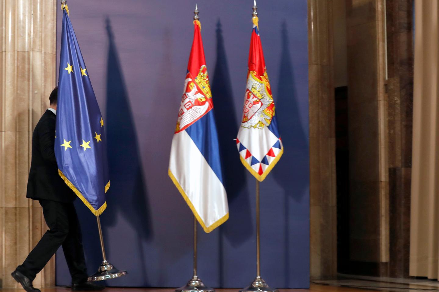 L’Union européenne veut pousser la Serbie à rompre avec la Russie