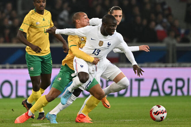 Le milieu de terrain de l’équipe de France, Ngolo Kante lors d’un match amical contre l’Afrique du Sud, le 29 mai 2022, à Villeneuve-d’Ascq (Nord).