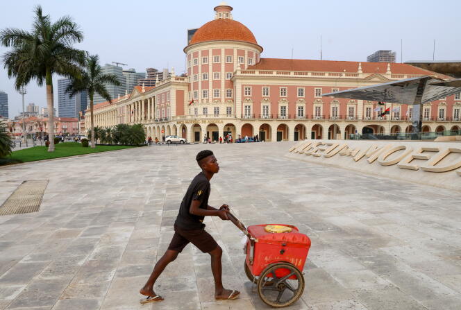 El Banco Nacional de Angola, en Luanda, el 25 de agosto de 2022.