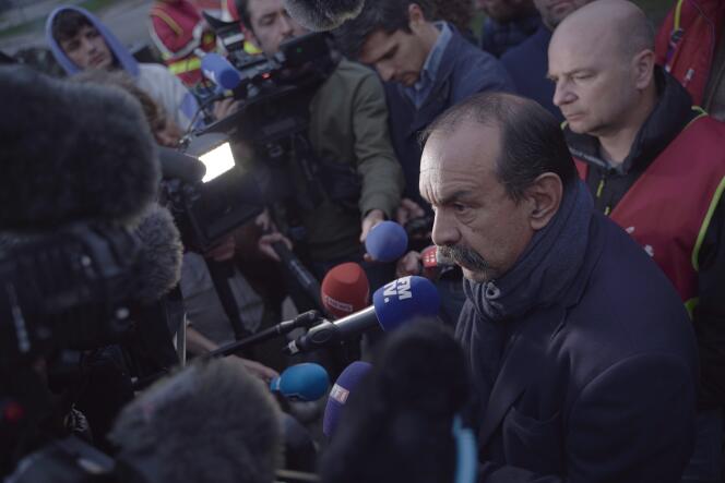 Philippe Martinez, secretary general of the CGT union, interviewed by journalists, in Port-Jérôme-sur-Seine (northern France), October 12, 2022.

