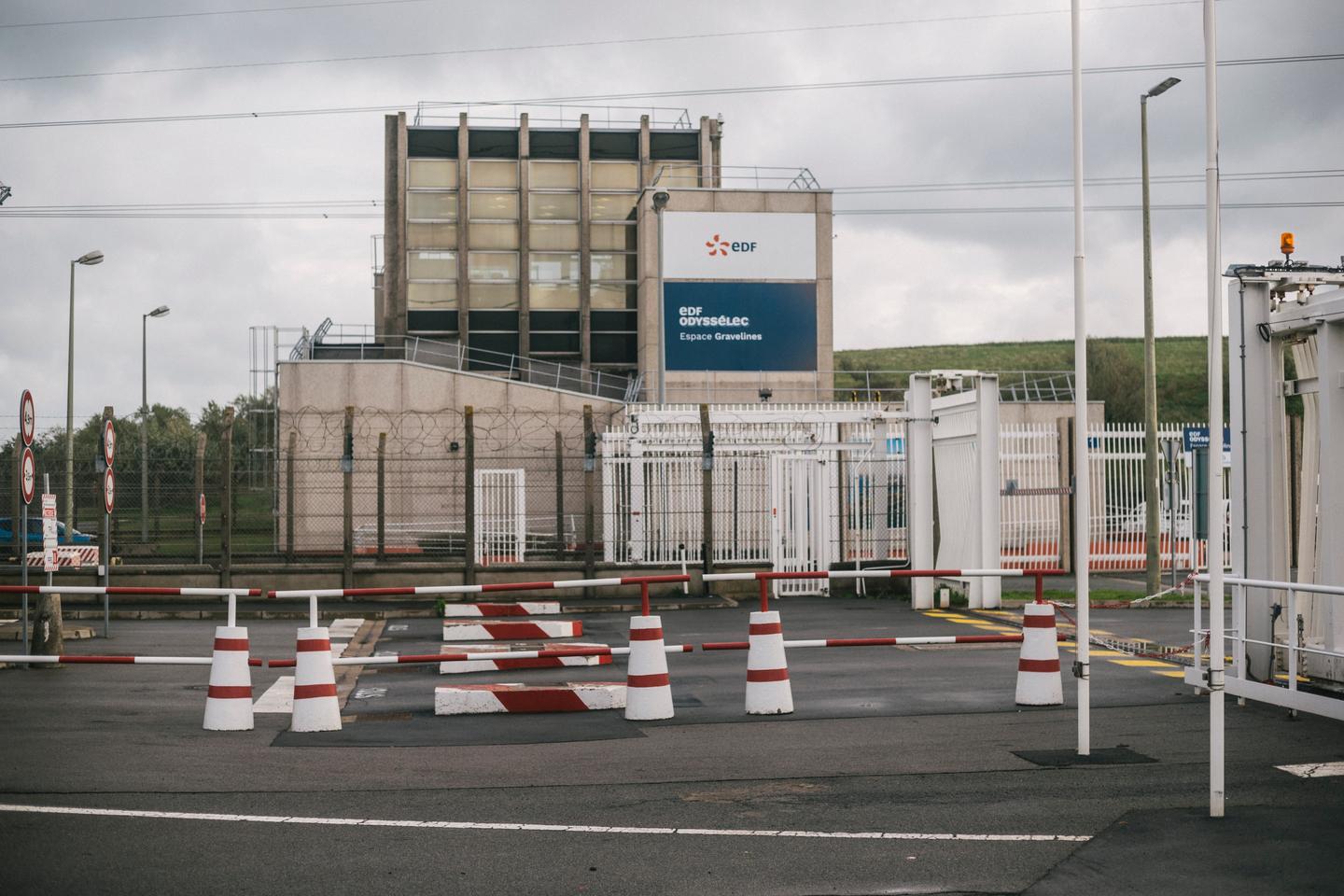 Nucléaire : EDF repousse le redémarrage de cinq réacteurs, sur fond de crise énergétique et de mouvement social