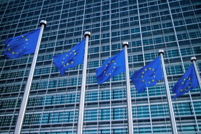 Devant le siège de la Commission européenne, à Bruxelles.