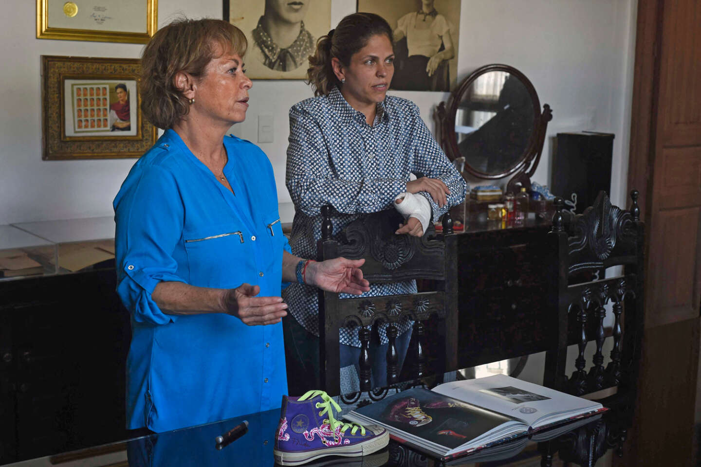 Bijoux, poupe, jogging La famille de Frida Kahlo en guerre contre la multiplication des produits  leffigie de la peintre