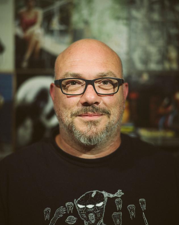 Rodolphe lit à l'antenne des extraits de lectures qui l’ont touché. A Niort, le 30 mai 2022.