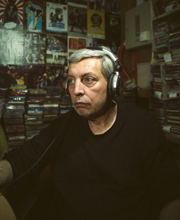 Luc écrit des poèmes et des nouvelles pour Radio Pinpon depuis sa création, en 2018.