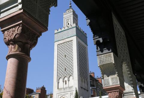 The minaret, Paris Great Mosque, Paris, France, Europe Utilisation éditoriale uniquement, nous contacter pour toute autre utilisation