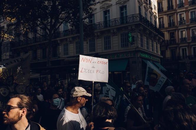 Dans le cortège de la manifestation contre la réforme des filières professionnelles, à Marseille, le 18 octore 2022.