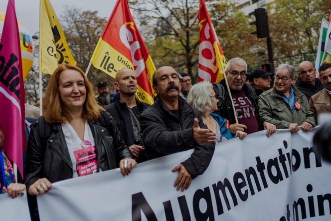 Murielle Guilbert, déléguée générale de l’Union syndicale Solidaires, et Philippe Martinez, secrétaire général de la Confédération générale du travail, en tête du cortège parisien lors de la journée de mobilisation intersyndicale (CGT, FO, FSU, Solidaires et des mouvements de jeunesse) et de grève interprofessionnelle « pour l’augmentation des salaires et la défense du droit de grève », mardi 18 octobre 2022.
