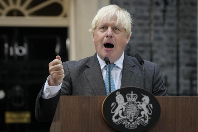 Boris Johnson, durante su discurso de renuncia como primer ministro, el 7 de julio de 2022, en las afueras del número 10 de Downing Street, Londres.
