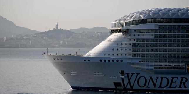 Cannes to ban cruise ships with more than 1,000 people