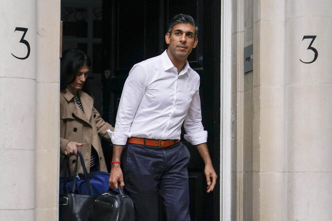 Conservative Party presidential candidate Rishi Sunak leaves his campaign headquarters in London on October 23, 2022.