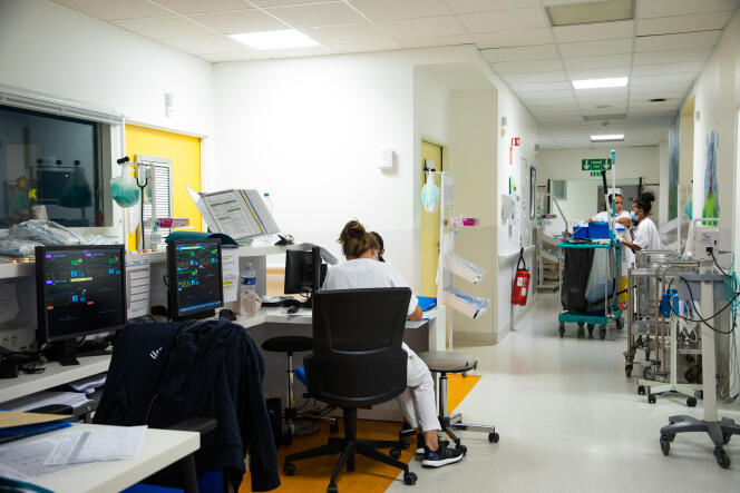 Le poste de soins des infirmières, aux urgences pédiatriques du centre hospitalier Sud-Francilien, à Corbeil-Essonnes (Essonne), le 16 octobre 2022.