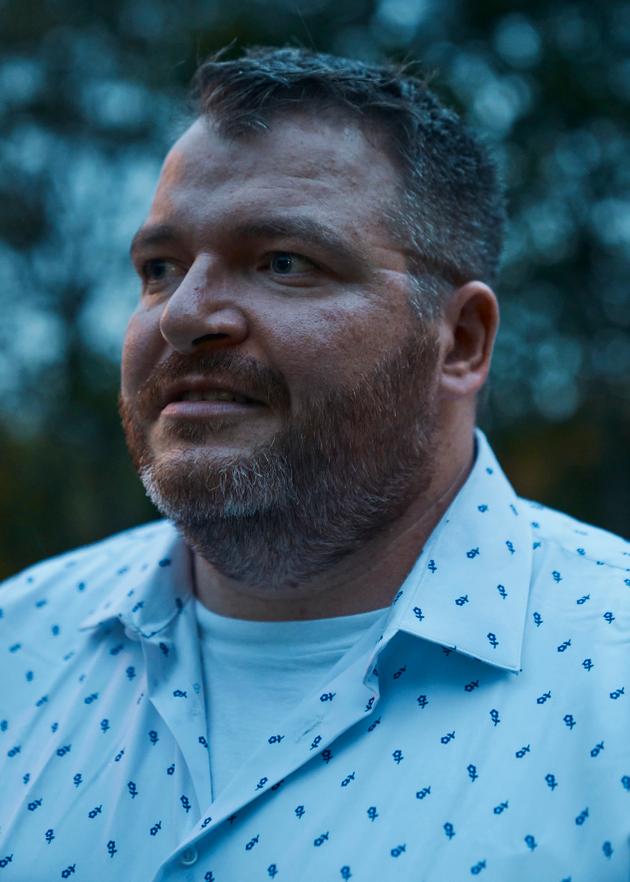Willie Carver, de Kentucky Teacher of the Year, stopte met de school waar hij als leraar werkte nadat hij discriminatie had ervaren.  Op 12 oktober 2022 in Mount Sterling, Kentucky.