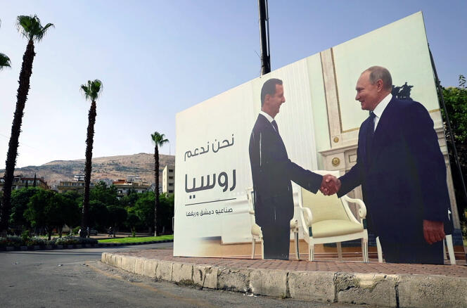 En septembre 2015, Poutine s'est rangé du côté du président Bachar.  Al-Assad ouvertement dans la guerre en Syrie