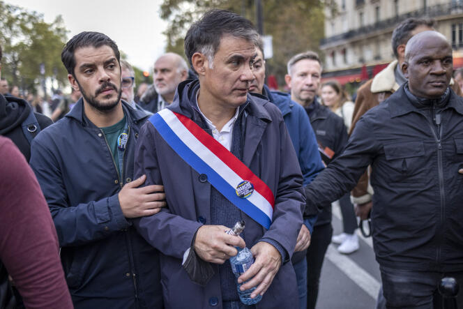 Olivier Faure lors de la marche contre la vie chère et l’inaction climatique organisée par la Nupes, à Paris, dimanche 16 octobre 2022.