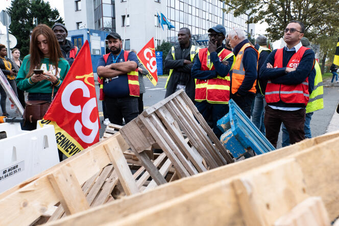 Des salariés de Geodis manifestent, à Gennevilliers (Hauts-de-Seine), le 25  septembre 2022.