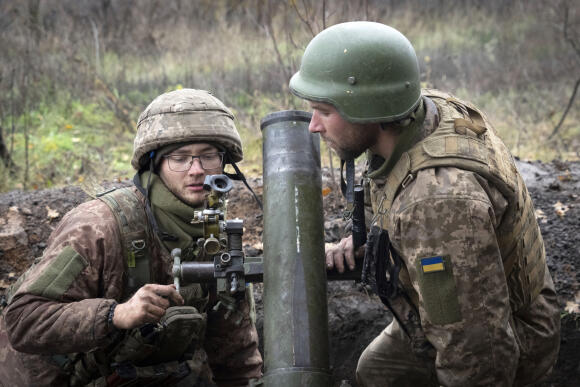 According to Ukrainian President Volodymyr Zelensky, “extremely fierce fighting” is taking place “near Bakhmout”.