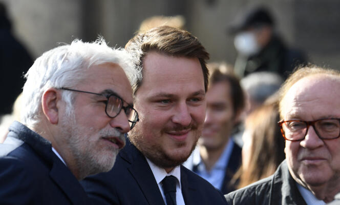 El periodista Geoffroy Lejeune (centro), junto a su colega Pascal Praud (izquierda), en octubre de 2021.
