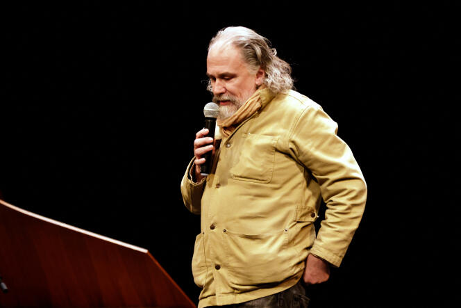 L’écrivain Simon Liberati au meeting de solidarité « SOS Ukraine », au Théâtre Antoine, à Paris, le 1er mars 2022.