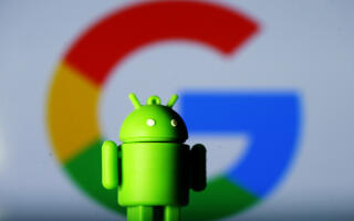 FILE PHOTO: A 3D printed Android mascot Bugdroid is seen in front of a Google logo in this illustration taken July 9, 2017. Picture taken July 9, 2017. REUTERS/Dado Ruvic/Illustration/File Photo