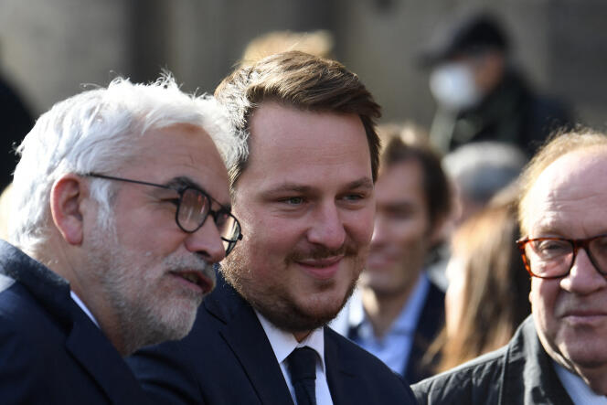 Le journaliste Geoffroy Lejeune (au centre), aux côtés de son confrère Pascal Praud (à gauche), en octobre 2021.