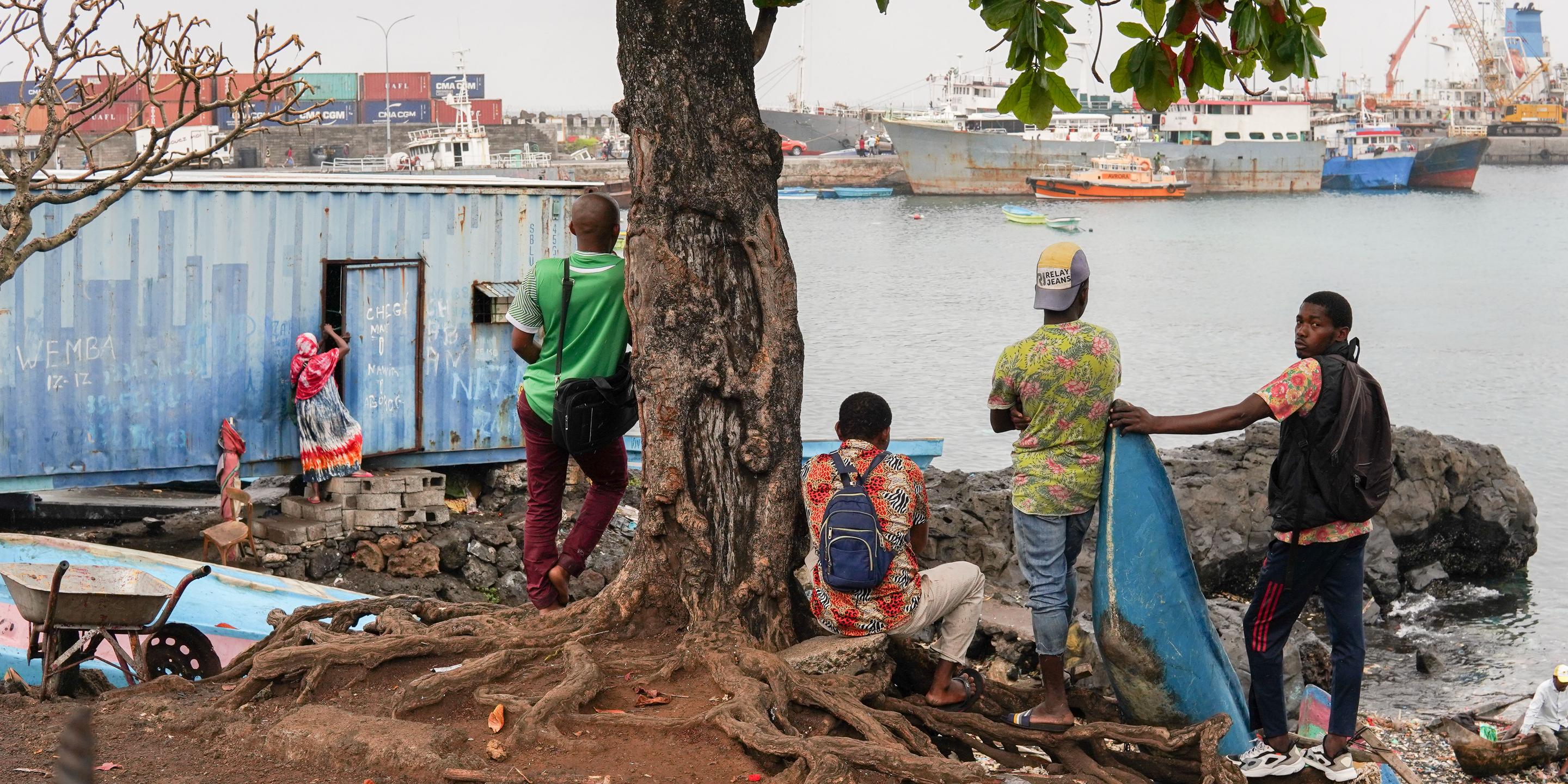 Entre les Comores et Mayotte, le lagon des migrants disparus