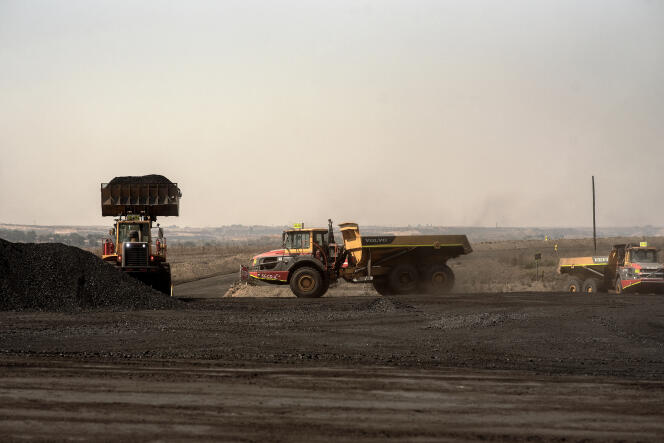 La mina de carbón Khutala Colliery, en Mpumalanga (Sudáfrica), el 29 de septiembre de 2022. A una hora en coche de Johannesburgo, el sitio es una de las cien minas de carbón y una docena de centrales eléctricas de carbón que salpican la provincia de Mpumalanga en el noreste. del país, un área conocida como el cinturón carbonífero de Sudáfrica.